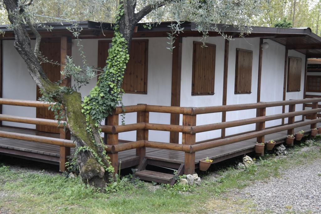 Campeggio Delle Rose Moniga del Garda Phòng bức ảnh