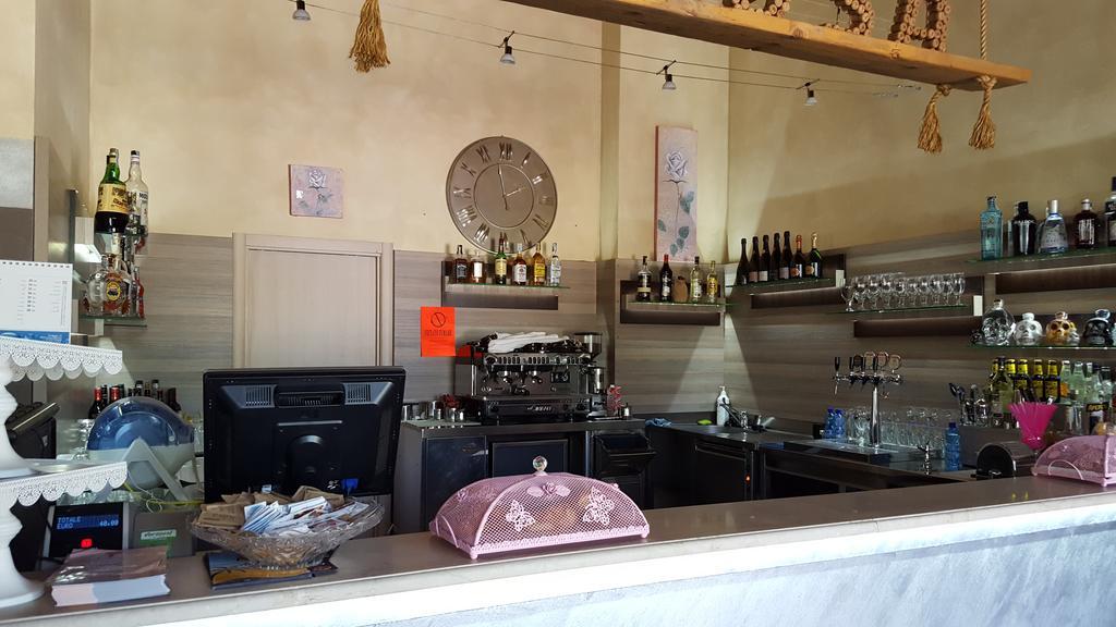 Campeggio Delle Rose Moniga del Garda Ngoại thất bức ảnh